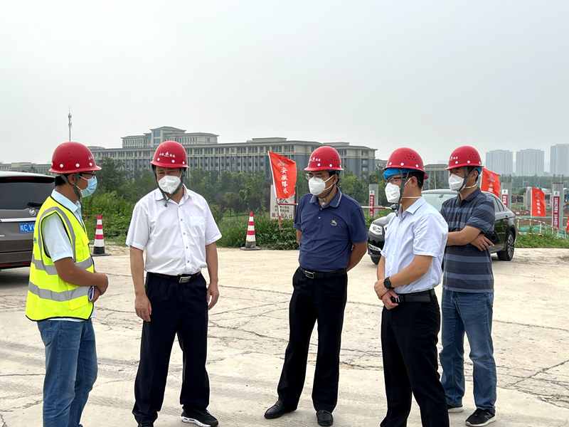 蚌埠市委常委、市委秘書長、懷遠(yuǎn)縣委書記王慶武到G206-03標(biāo)項(xiàng)目調(diào)研指導(dǎo)工作